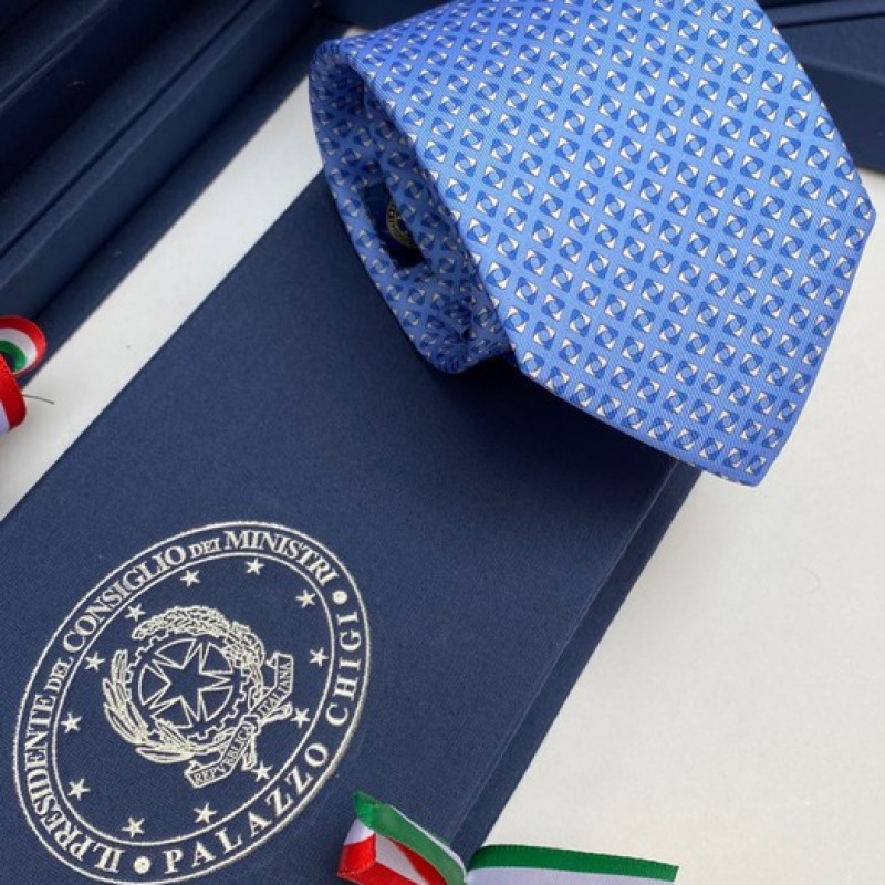 Un pezzo di Calabria al G7. Le cravatte Talarico come "cadeau" di Draghi ai capi di governo