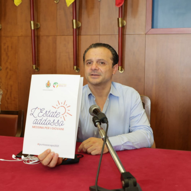 Cateno De Luca soddisfatto per il "villaggio" che prende forma a Zafferia