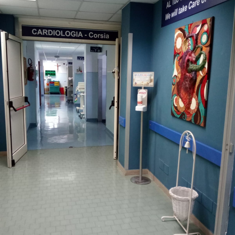 L'ingresso del reparto di cardiologia dell'ospedale di Polistena