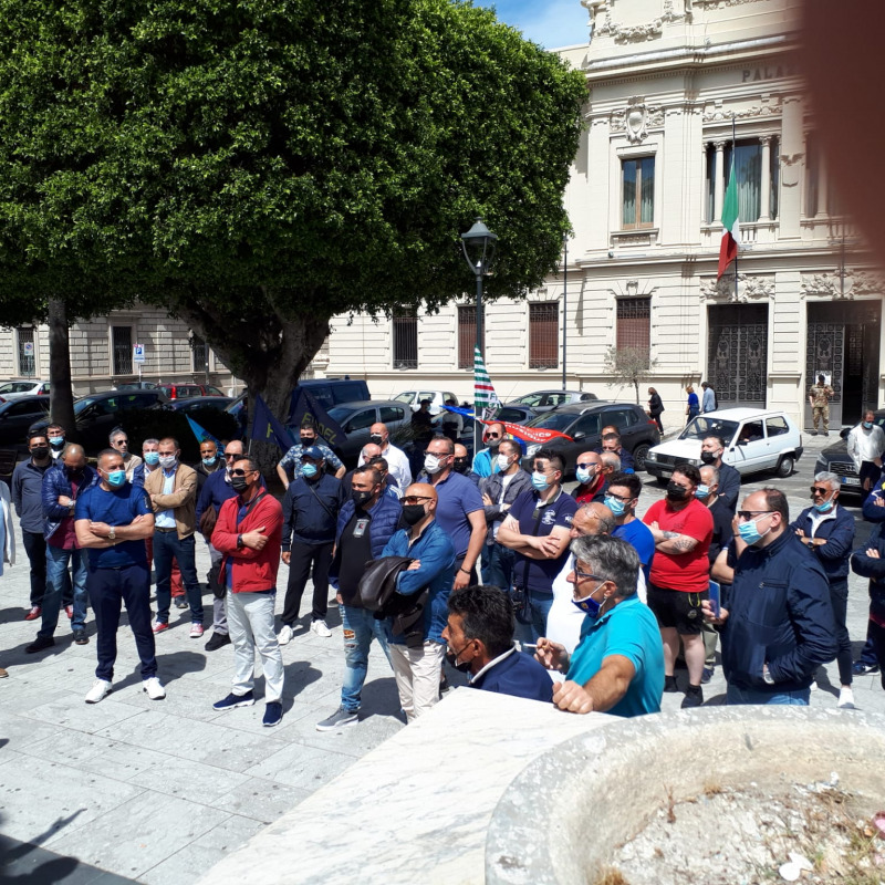 La protesta dei lavoratori Avr a Reggio Calabria