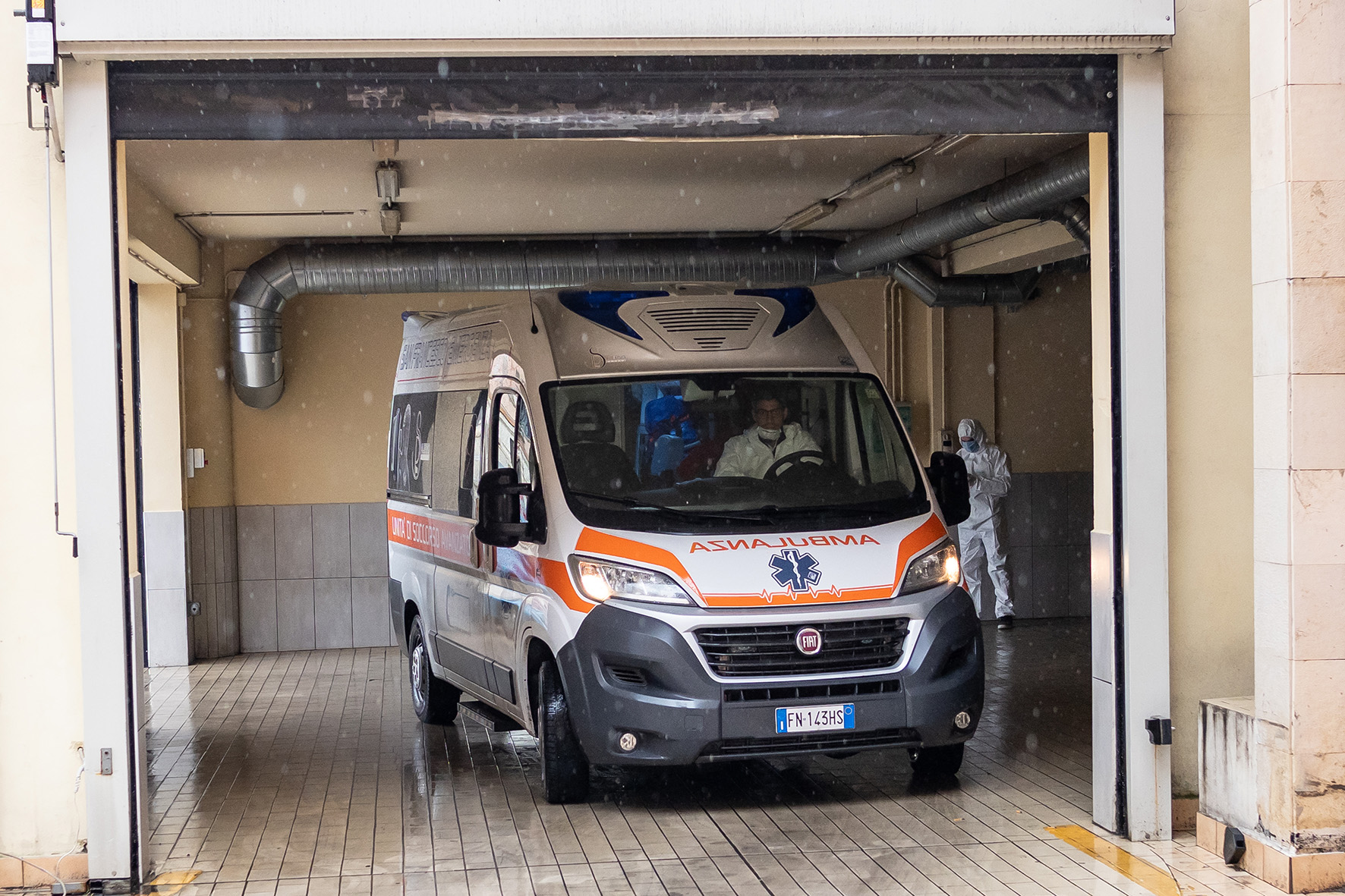 Calabria, la crisi del 118 alimenta le polemiche: «Emergenza-urgenza in piena crisi»