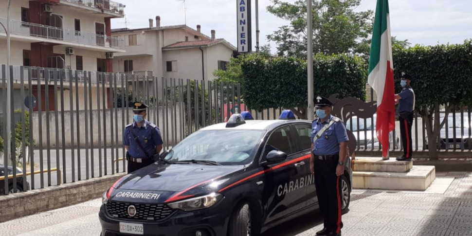 Corigliano Rossano, maltrattava la moglie imponendole il vestiario e forzandola a lasciare il lavoro: arrestato