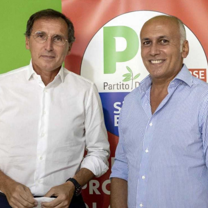 Il commissario Francesco Boccia insieme al candidato Franz Caruso