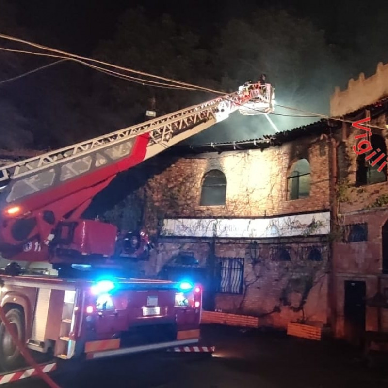 Incendi a Catanzaro, brucia la pineta di Siano VIDEO