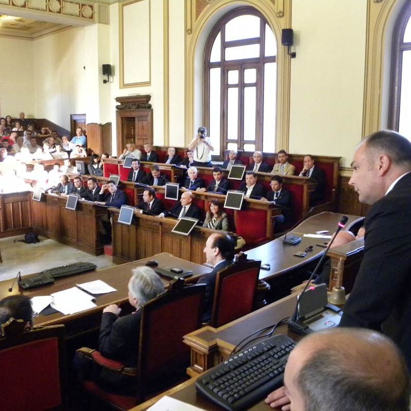 L’attuale collaboratore di giustizia Seby Vecchio quando ricopriva la funzione di presidente del Consiglio comunale di Reggio Calabria