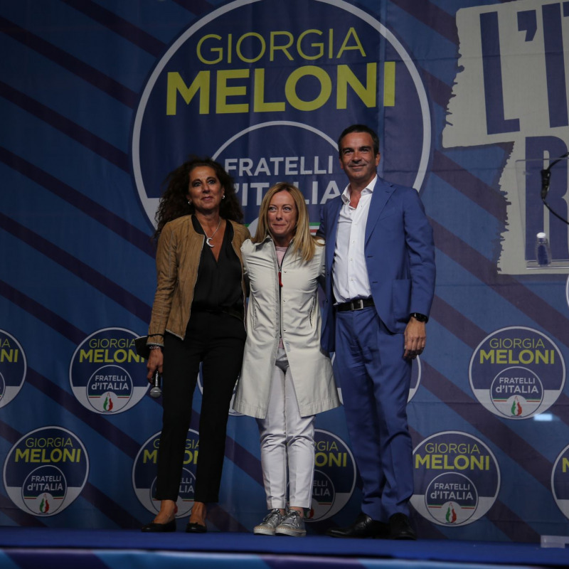 Wanda Ferro insieme a Giorgia Meloni e Roberto Occhiuto durante l'ultima campagna elettorale per le regionali in Calabria