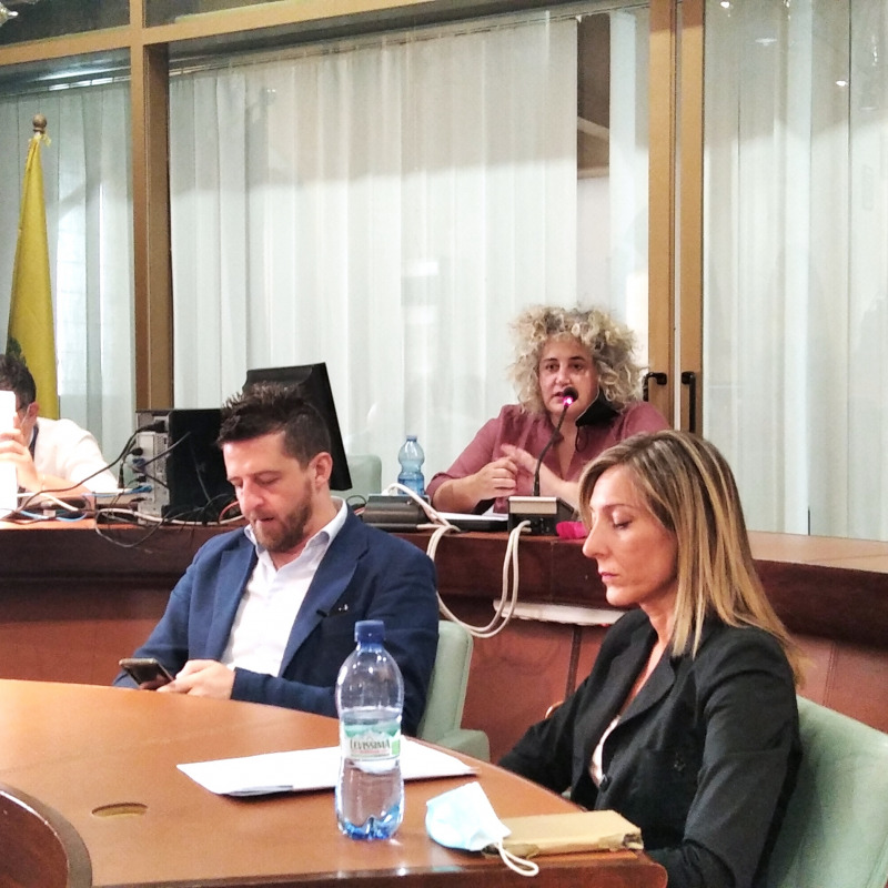 Il sindaco di Corigliano Rossano, Flavio Stasi; durante una riunione del Consiglio comunale