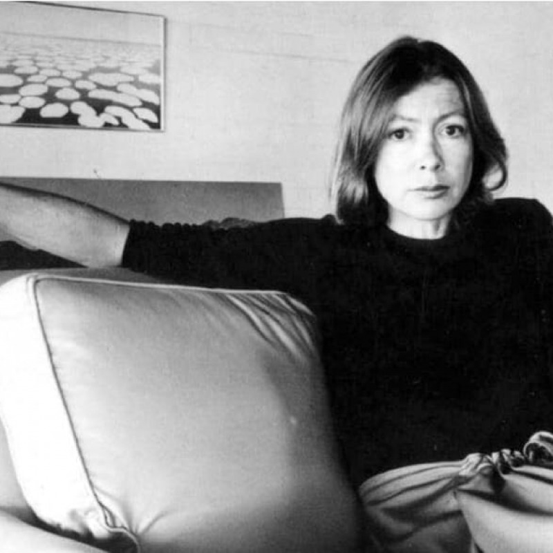Una grandissima Joan Didion. La casa editrice Il Saggiatore ha ripubblicato in una nuova veste grafica "L'anno del pensiero magico" e "Blue nights"