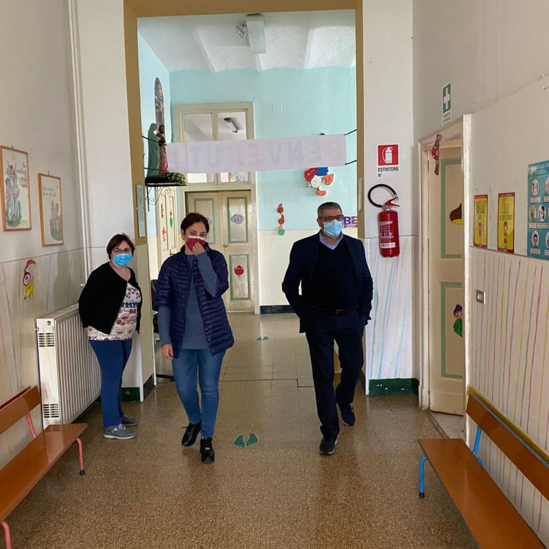 Il sindaco Gianni Papasso ha compiuto un sopralluogo nella scuola materna dopo il furto