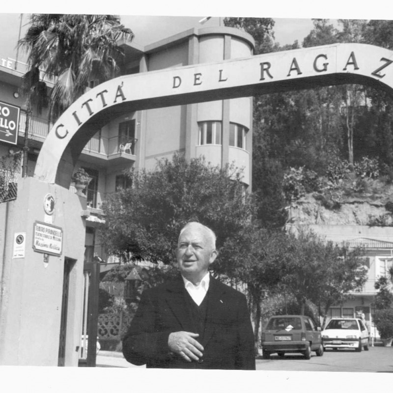 Padre Nino Trovato fondò a Messina la Città del Ragazzo