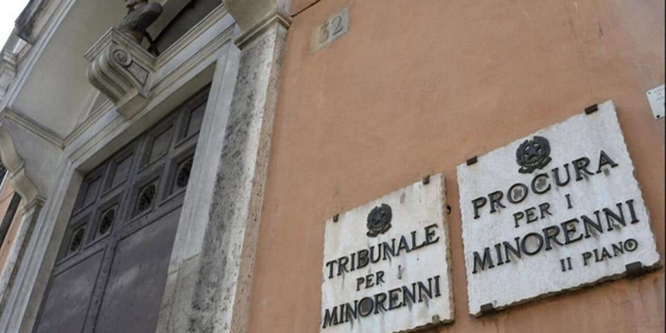 https://assets.gazzettadelsud.it/2021/10/tribunale-minori-palermo-970x485.jpg