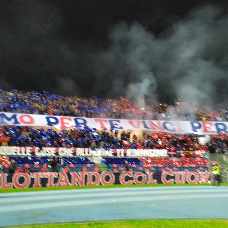 La curva Nord rossoblù