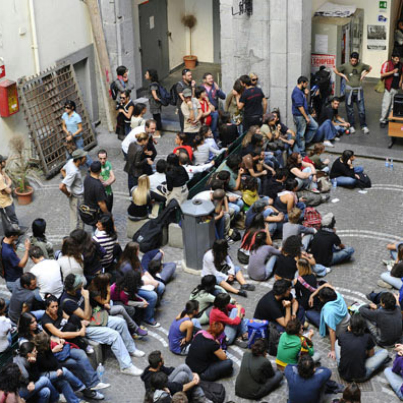 Le Occupazioni Di Chi Si Riposa Scuola: preside vara Dad contro le occupazioni, chi non partecipa alle