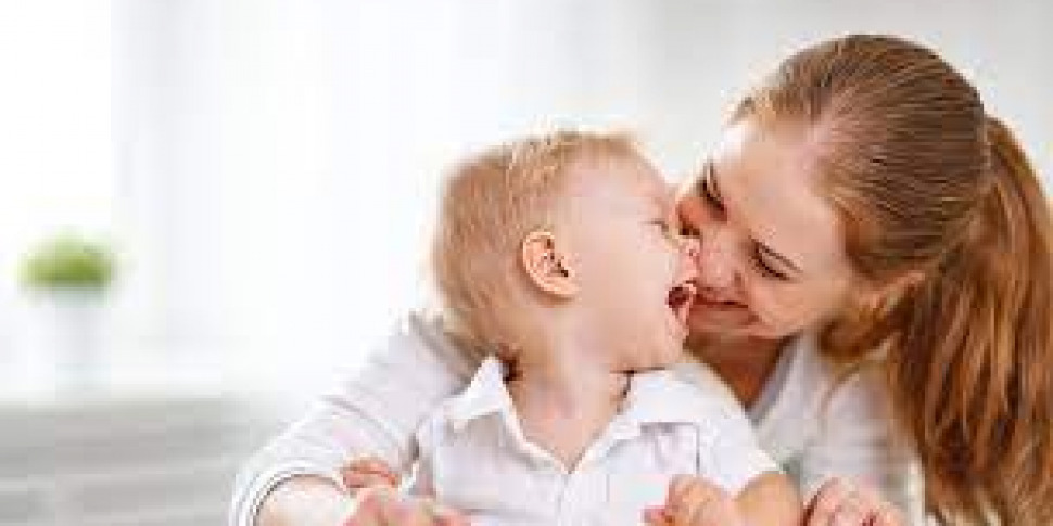 https://assets.gazzettadelsud.it/2021/12/mamme-e-figli2-970x485.jpg