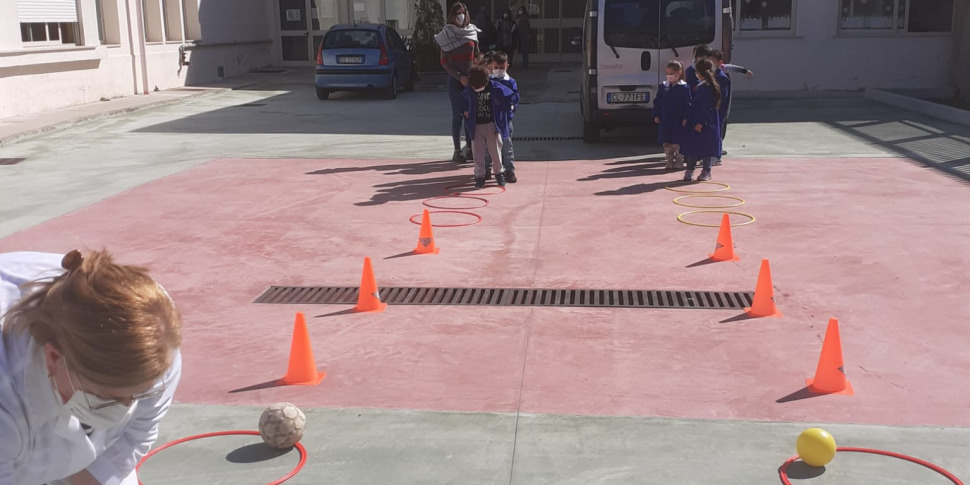 https://assets.gazzettadelsud.it/2021/12/native-scuole-7-970x485.jpg