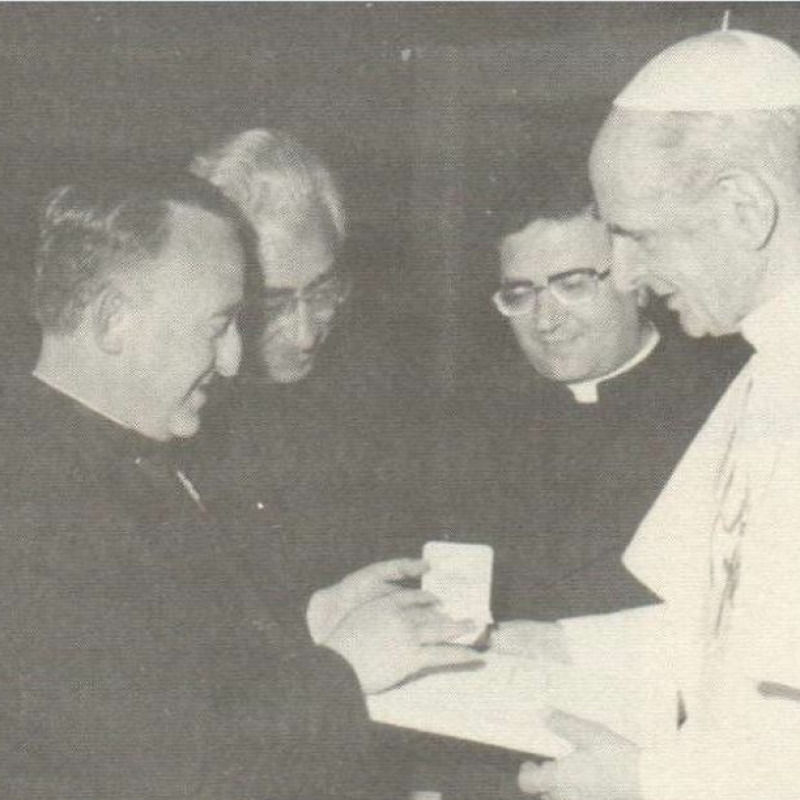 Padre Nino Trovato con papa Paolo VI