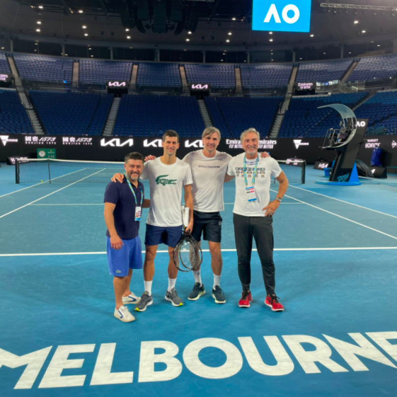 Djokovic in Australia con il suo team