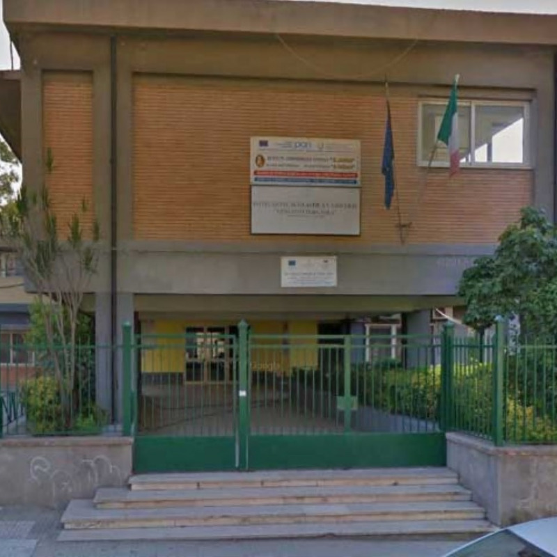 La scuola Ernesto Codignola in via XXV Aprile a Crotone, dipendente dall'Istituto comprensivo Vittorio Alfieri