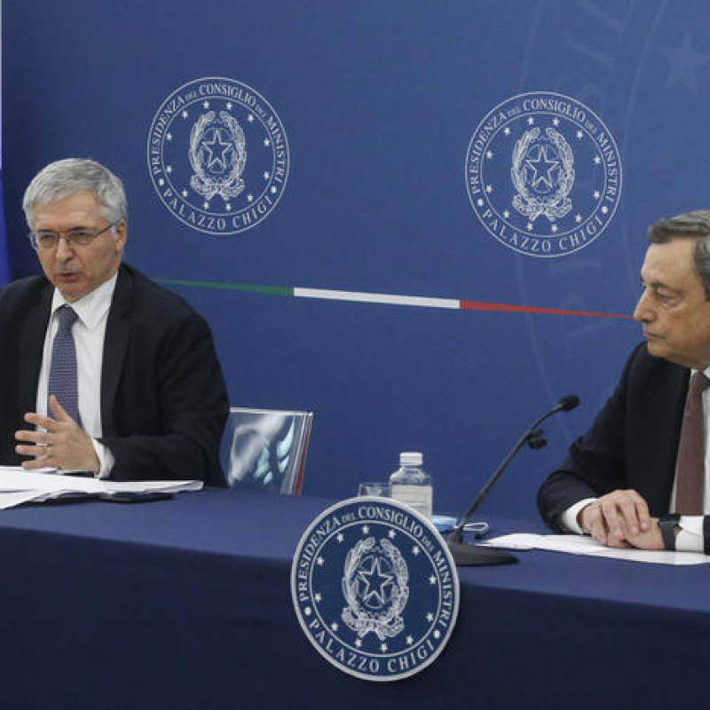 Il presidente del Consiglio, Mario Draghi e il ministro dell'Economia, Daniele Franco