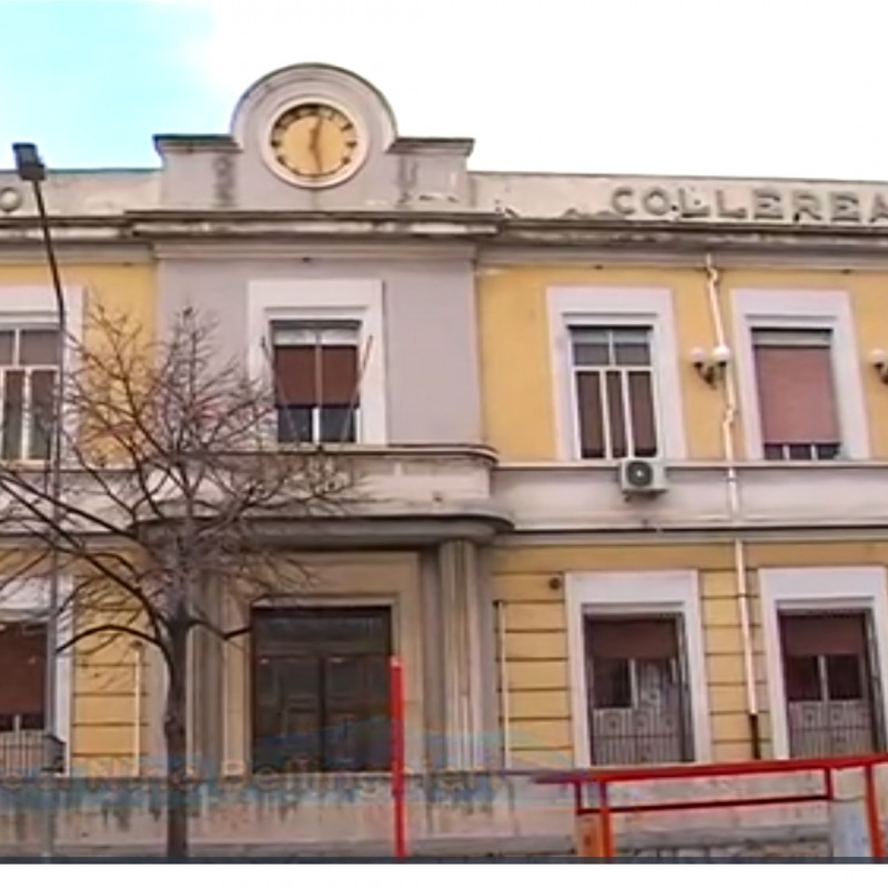 L’edificio di via del Santo che ospita l’Istituto Collereale a Messina