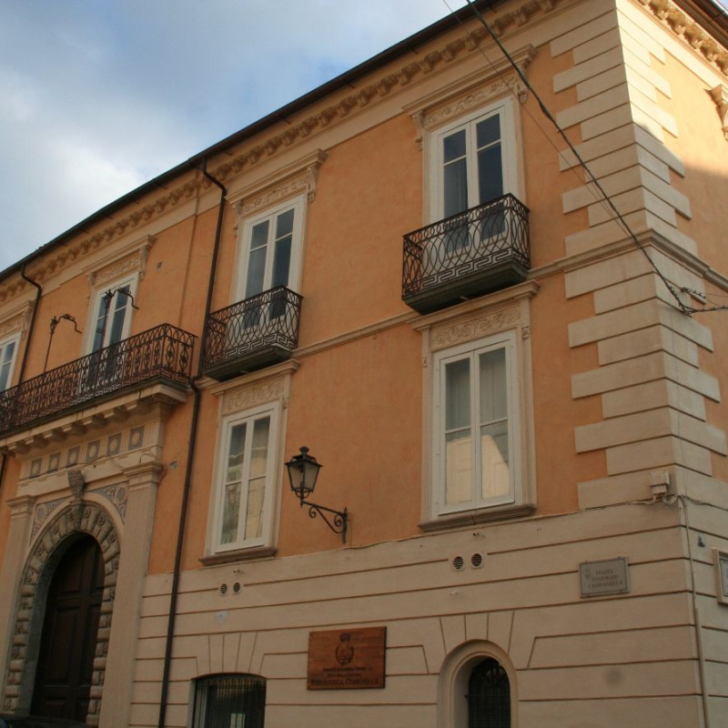 Palazzo Nicotera ospita la Casa del libro e la sede della biblioteca comunale di Lamezia
