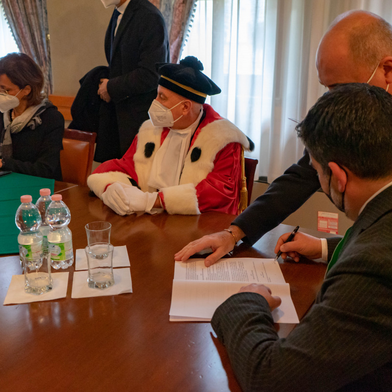 La firma tra la ministra Marta Cartabia e il sindaco facente funzioni, Paolo Brunetti
