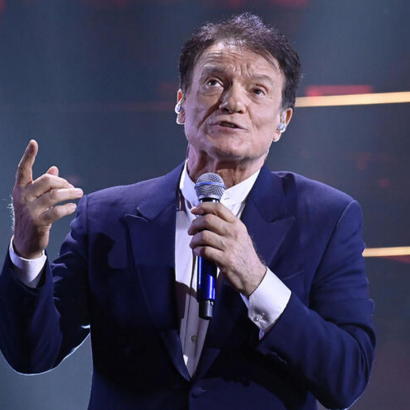 Italian singer Massimo Ranieri performs on stage at the Ariston theatre during the 72nd Sanremo Italian Song Festival, Sanremo, Italy, 04 February 2022. The music festival runs from 01 to 05 February 2022. ANSA/RICCARDO ANTIMIANI