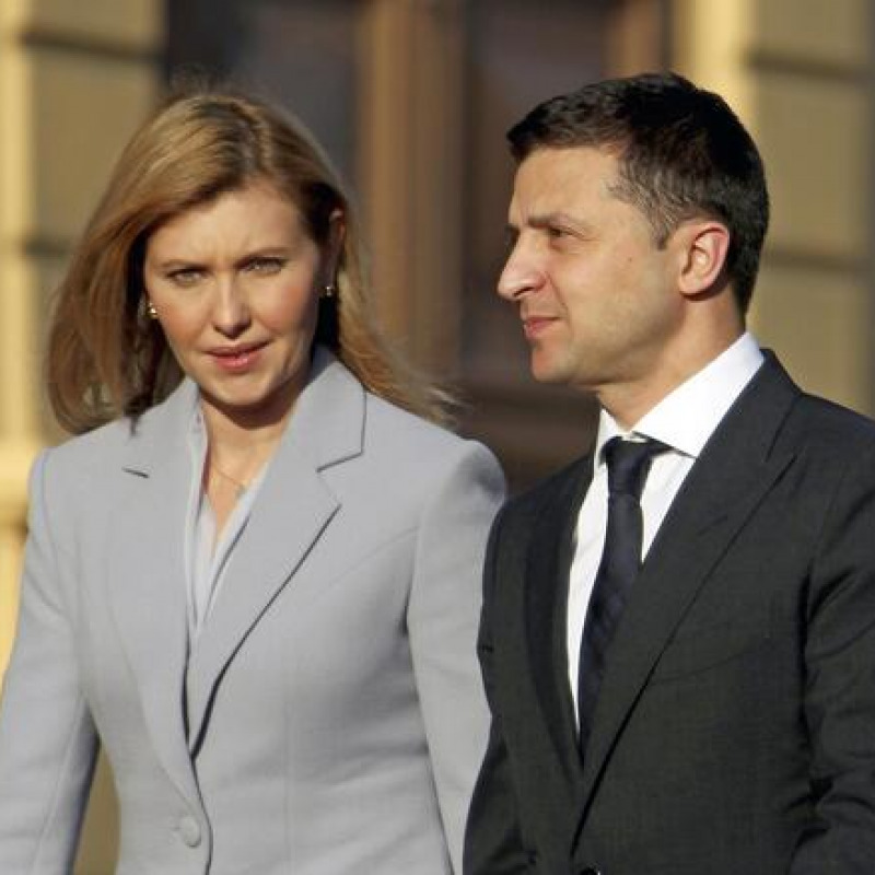 Volodymyr Zelensky con la moglie Olena Zelenska