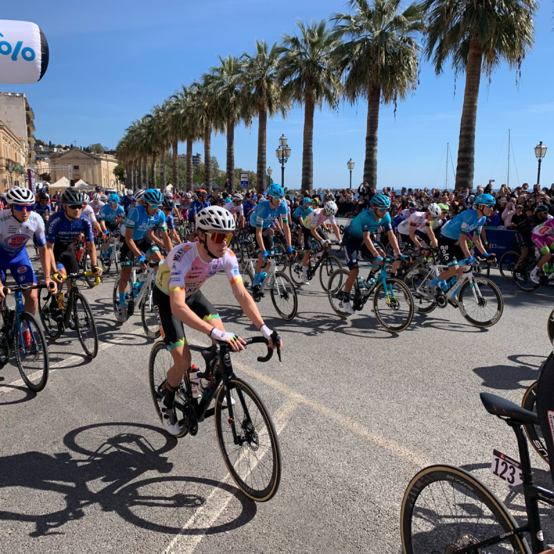 Milazzo dà il via al Giro di Sicilia: grande successo e oltre 5 mila presenze