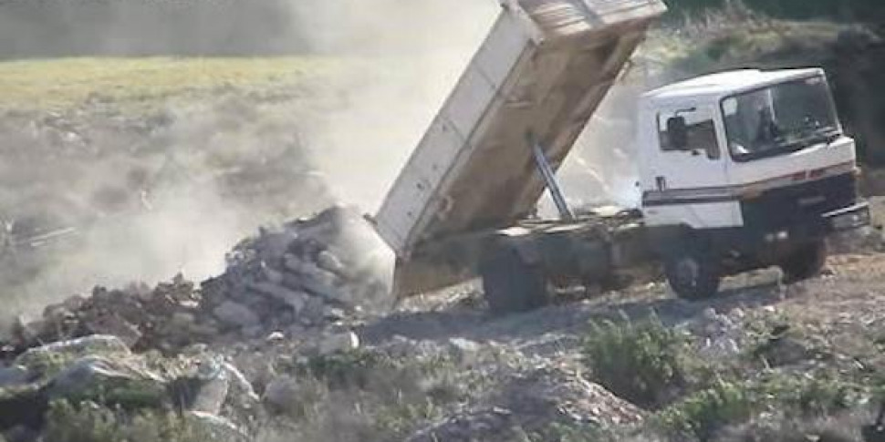 due morti sul lavoro a como e brescia schiacciati da grossi pezzi di pietra e marmo