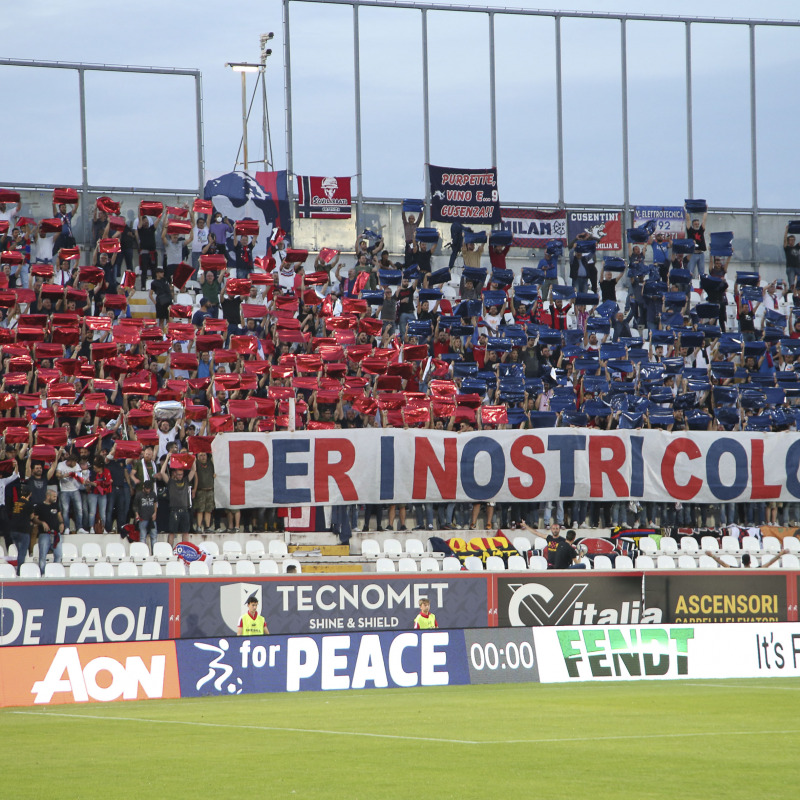 during L.R. Vicenza vs Cosenza Calcio, Play out Serie BKT 2021-22 game at Romeo Menti stadium in Vicenza, Italy, on May 12, 2022. (Photo by Davide Casentini)