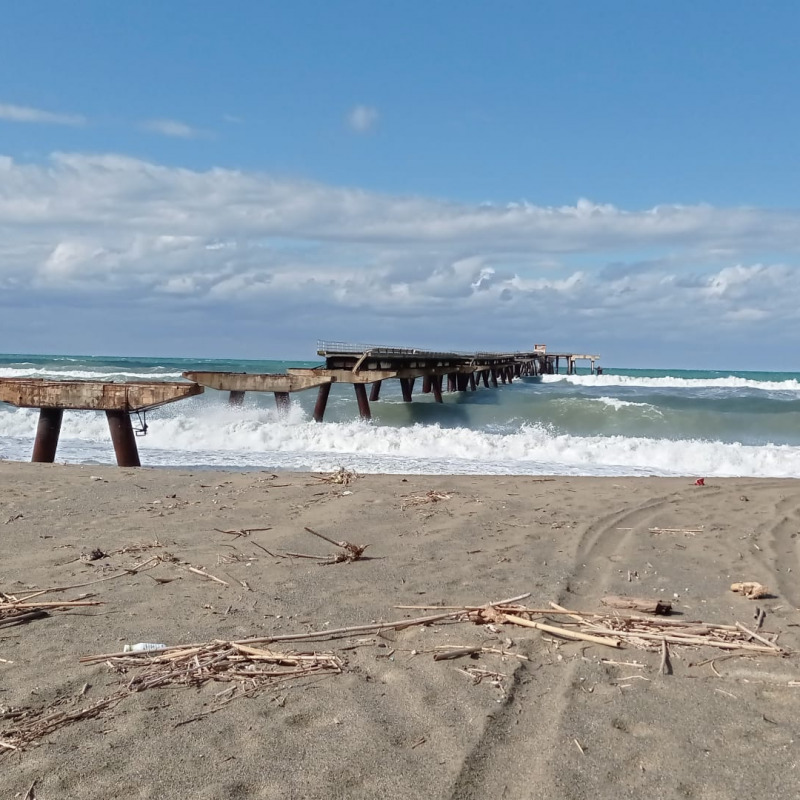 Il pontile della ex Sir a Lamezia