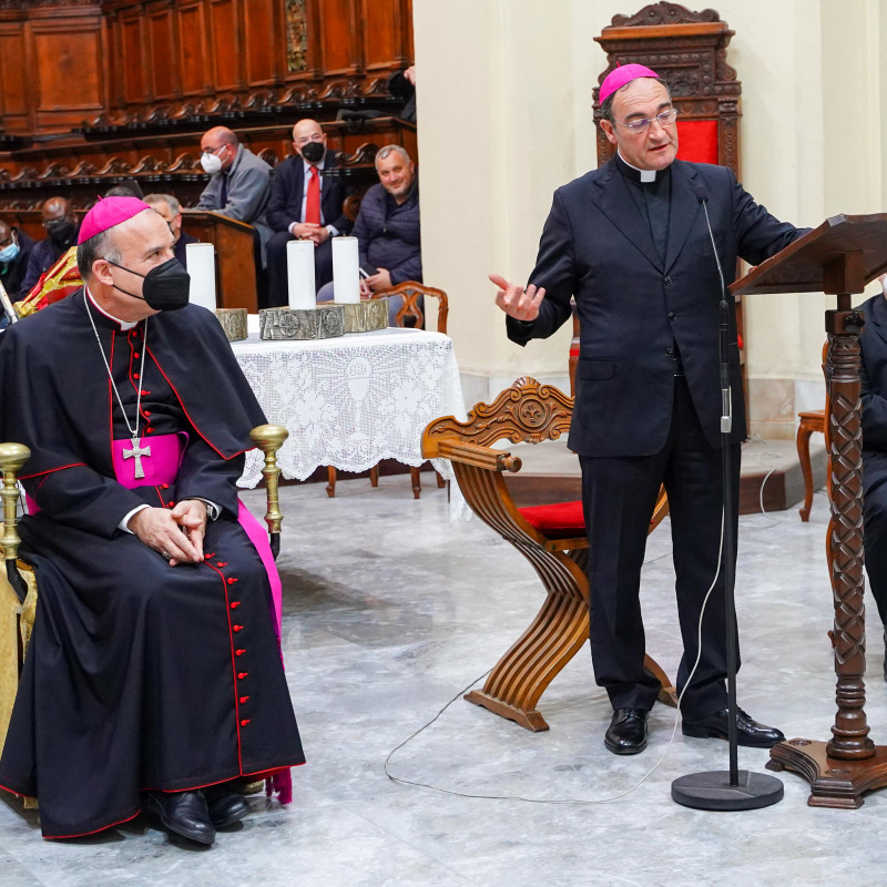 Mons. Angelo Panzetta ed il neo vescovo di Lamezia, Serafino Parisi
