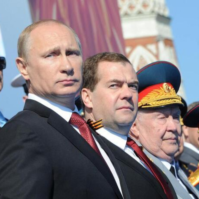 Medvedev insieme a Putin