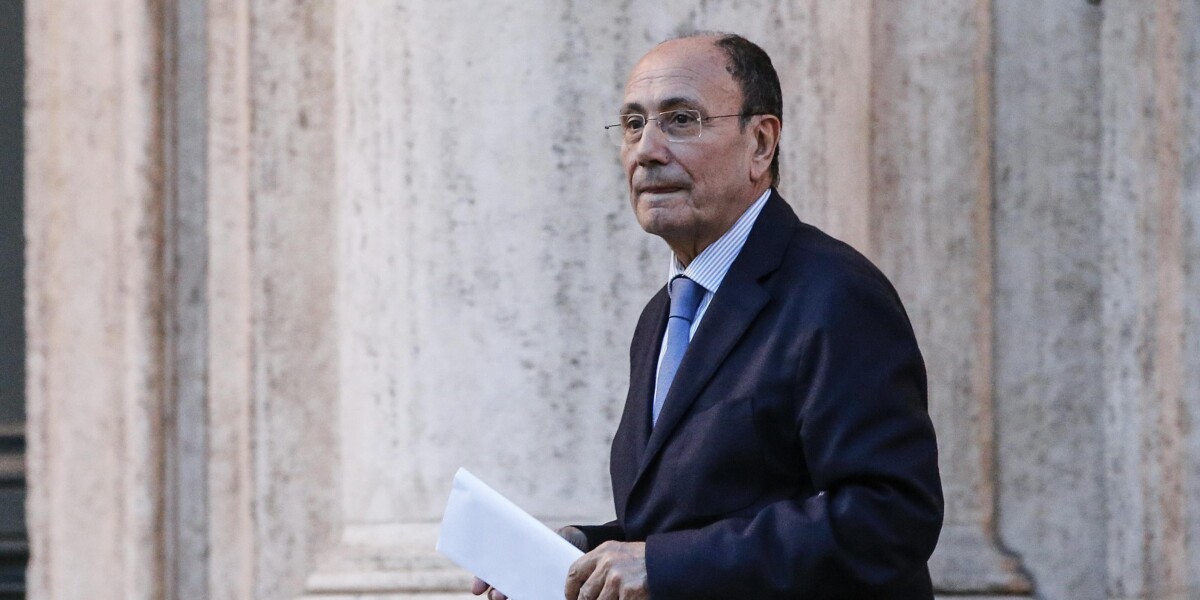 sorpresa in sicilia il governo si salva ast e seus possono assumere da Gazzettadelsud.it sorpresa in sicilia il governo si salva ast e seus possono assumere
