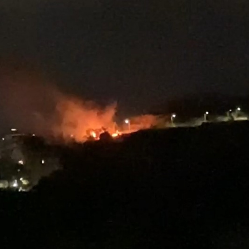 Fiamme a Messina Due: minacciate alcune abitazioni