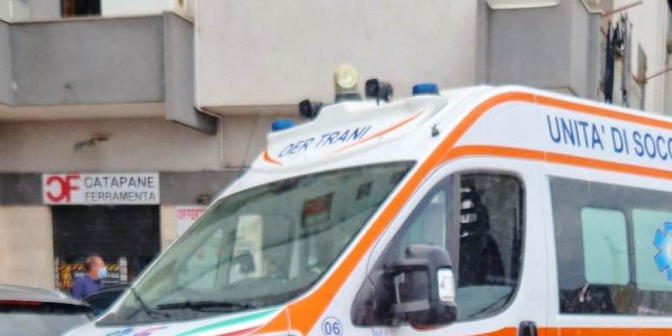 Colto da malore all'esterno di una farmacia, muore un 58enne a Trani ...
