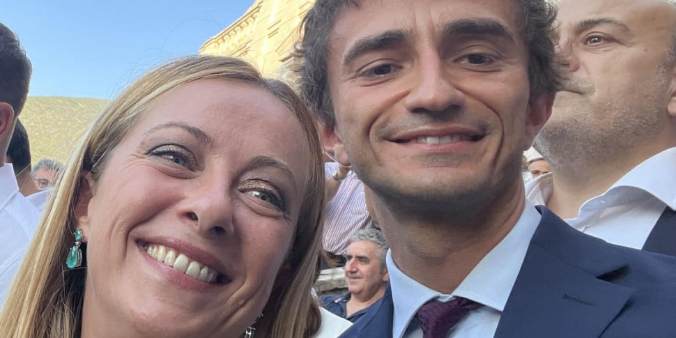 stupore del quirinale sulle parole di bignami fratelli d italia sconfina nel ridicolo l esponente della maggioranza chiedeva smentite agli attacchi verso la meloni