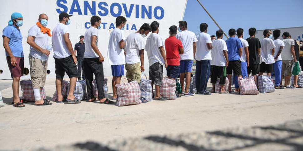 Salvataggio di migranti a Lampedusa, ci sono 7 dispersi. Oltre 650 nell Salvataggio di migranti a Lampedusa, ci sono 7 dispersi. Oltre 650 nell