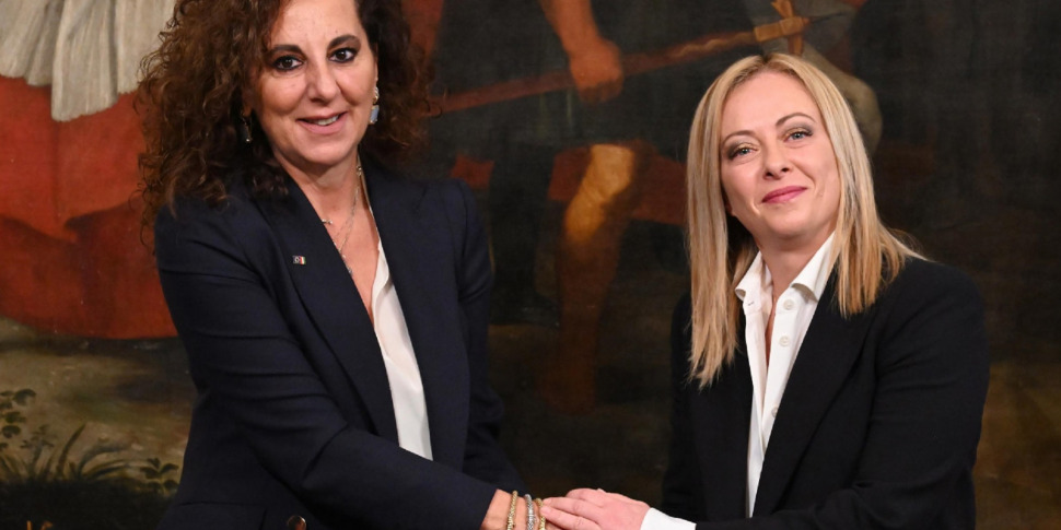 Insulti e auguri di malattia sui social alla premier Giorgia Meloni e alla sottosegretaria Wanda Ferro. "Siamo ai limiti dello squallore"