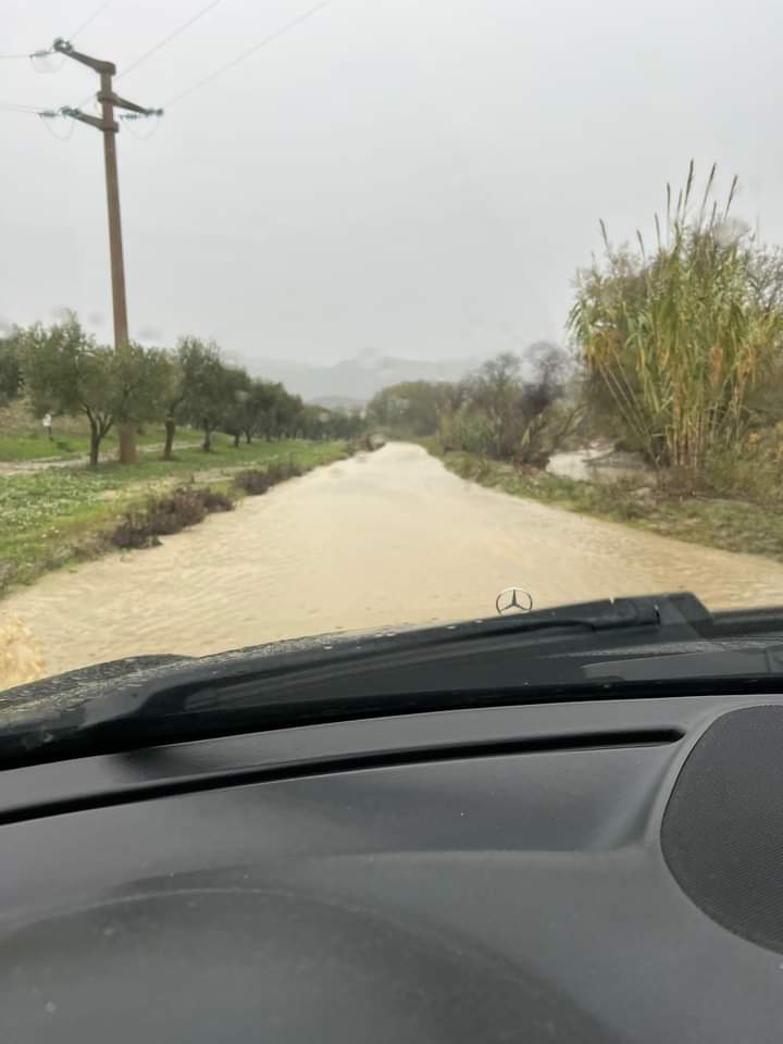 Ferentino – Dissuasori stradali giù come birilli, succede nel piazzale  Pareti