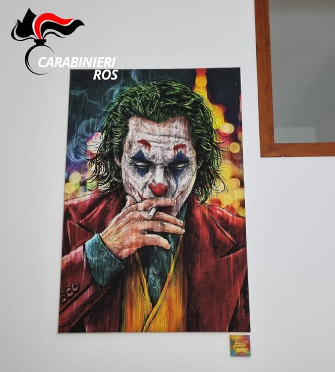 Messina Denaro, nel primo covo un quadro di Joker e il poster de Il  Padrino - Gazzetta del Sud