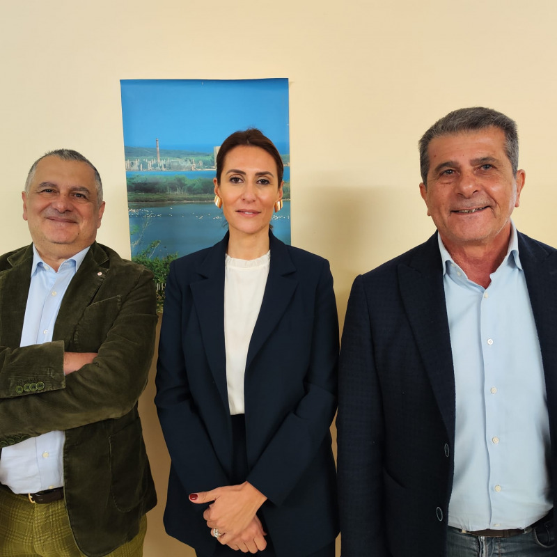 L’assessore Tanino Crisà, la dott. Alessandra Iuculano e il direttore del distretto Franco Catalfamo