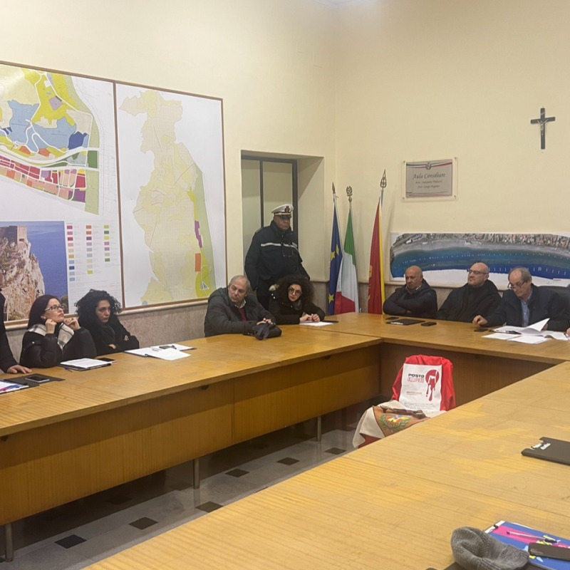 Un consiglio comunale di Sant'Alessio Siculo