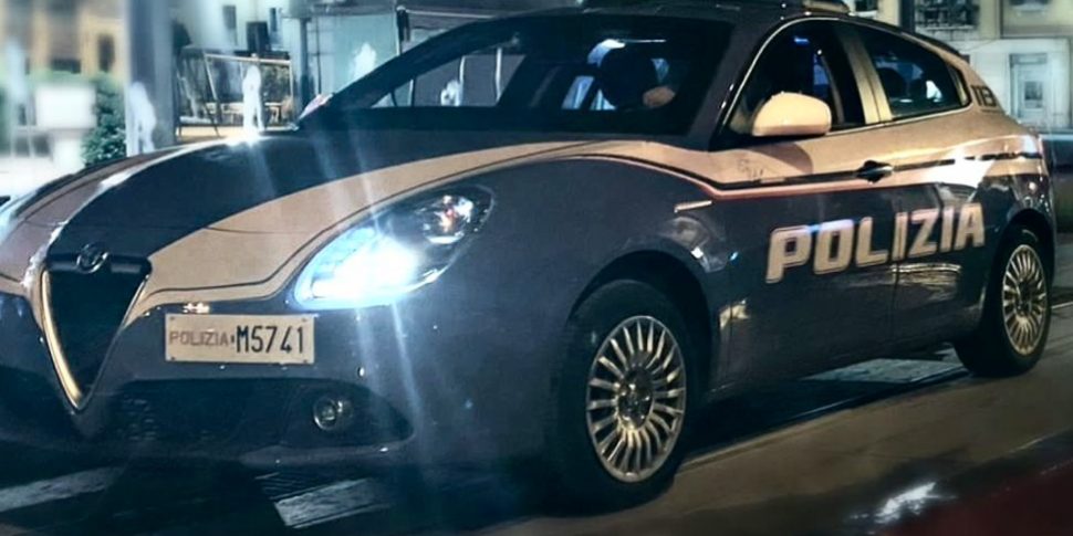 https://assets.gazzettadelsud.it/2023/02/messina-polizia-notte-970x485.jpg