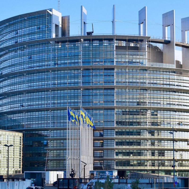 STRASBURGO (FRANCIA) (ITALPRESS) – Con 340 voti favorevoli, 279 contrari e 21 astensioni il Parlamento Europeo ha approvato l’accordo raggiunto con il Consiglio sugli obblighi di riduzione delle emissioni di CO2 per nuove auto e nuovi furgoni, in linea con gli obiettivi climatici dell’UE, nell’ambito del pacchetto “Fit for 55”. La legislazione approvata prevede l’obbligo