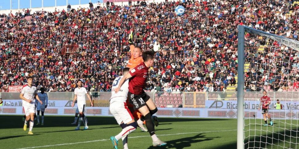 Reggina Che Incubo Ora Forte Il Rischio Di Una Penalizzazione Gazzetta Del Sud