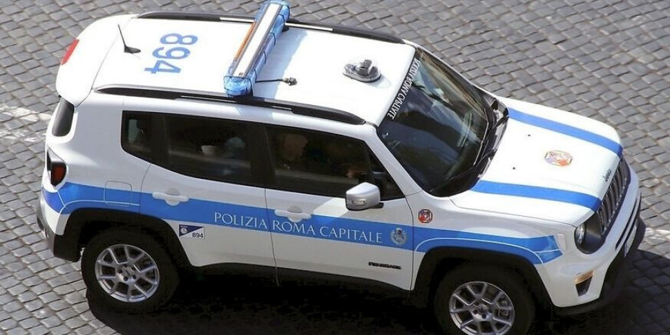 Tragedia sulla strada, investito a Roma sulla Penestrina: morto un 63enne