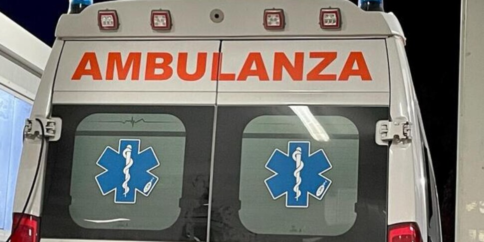 Dramma a Varese, bimbo di 5 anni cade dalla finestra e fa un volo di 10 metri: è gravissimo
