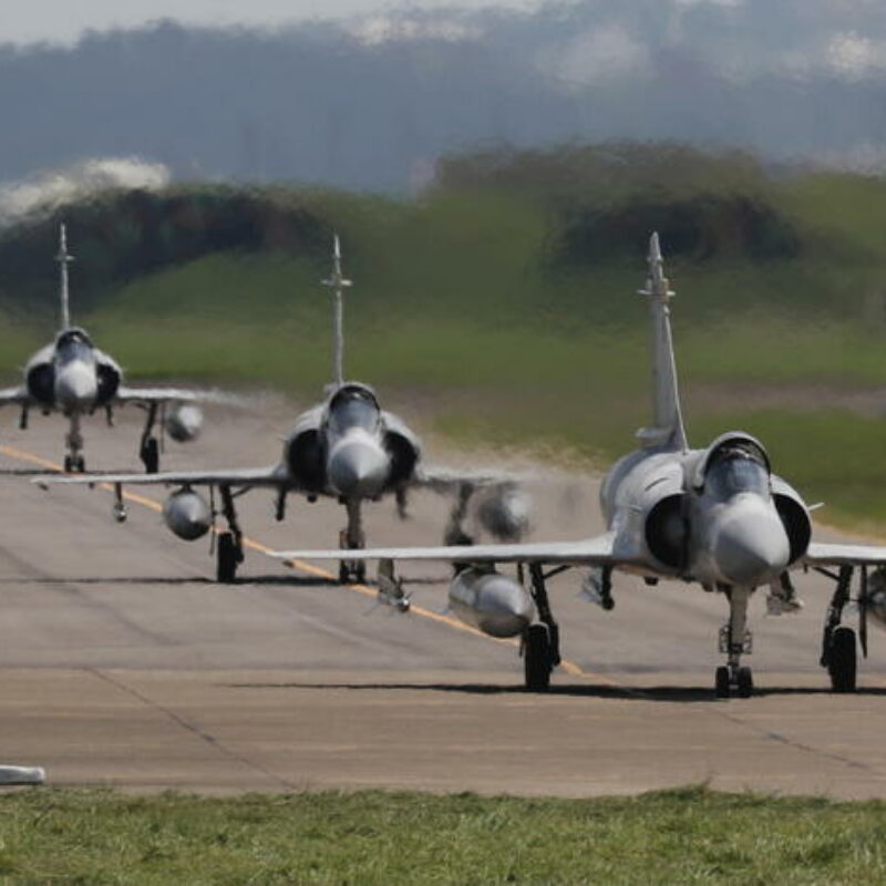 epaselect epa10109557 Three Taiwanese Air Force Mirage 2000-5 fighter jets taxi on the runway before take off at an airbase in Hsinchu, Taiwan, 07 August 2022. Following a visit of US House of Representatives Speaker Pelosi to Taiwan, the Chinese military started to hold a series of live-fire drills in six maritime areas around Taiwan's main islan from 04 to 07 August 2022. EPA/RITCHIE B. TONGO